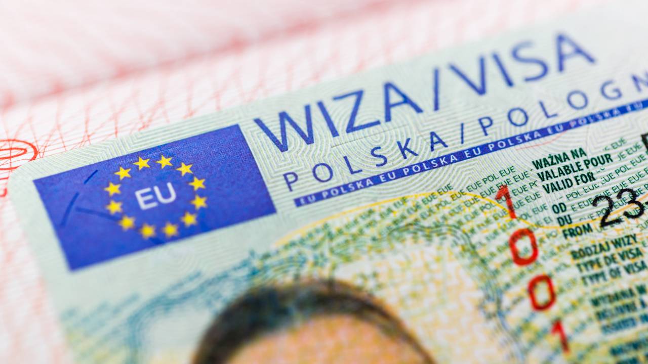 Na Białorusi sprzedają boty do rejestracji na wizę do Polski. Cena — 1000 złotych