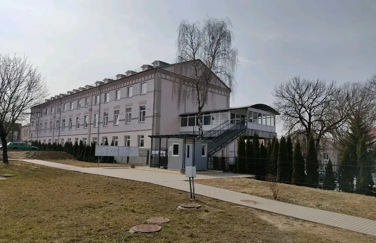 Budynek z polskim konsulatem w Grodnie zajęty przez władze Białorusi. Właściciel skazany