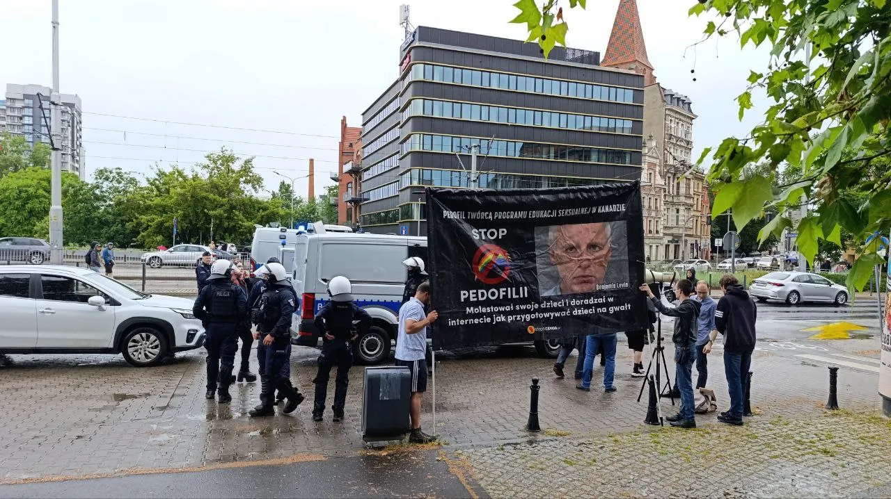 Przeciwnicy marszu